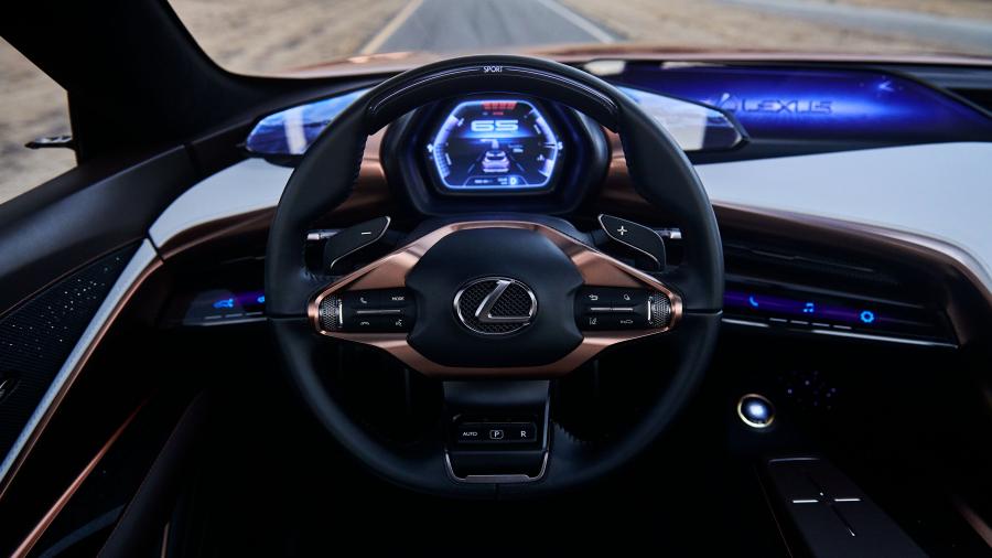 Панель приборов Lexus LF-1 Limitless 2018 года  (фото 31 из 72)